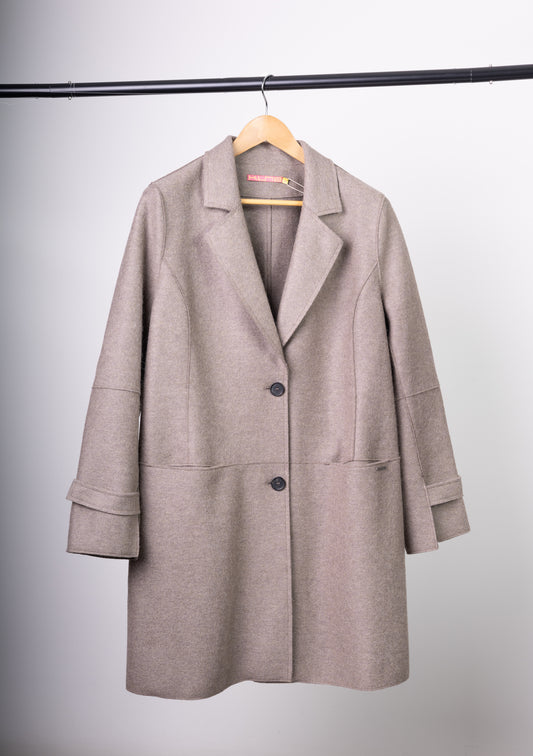 Sustainable Alpaca Wool Coat for Women – Elegant Beige Long Jacket