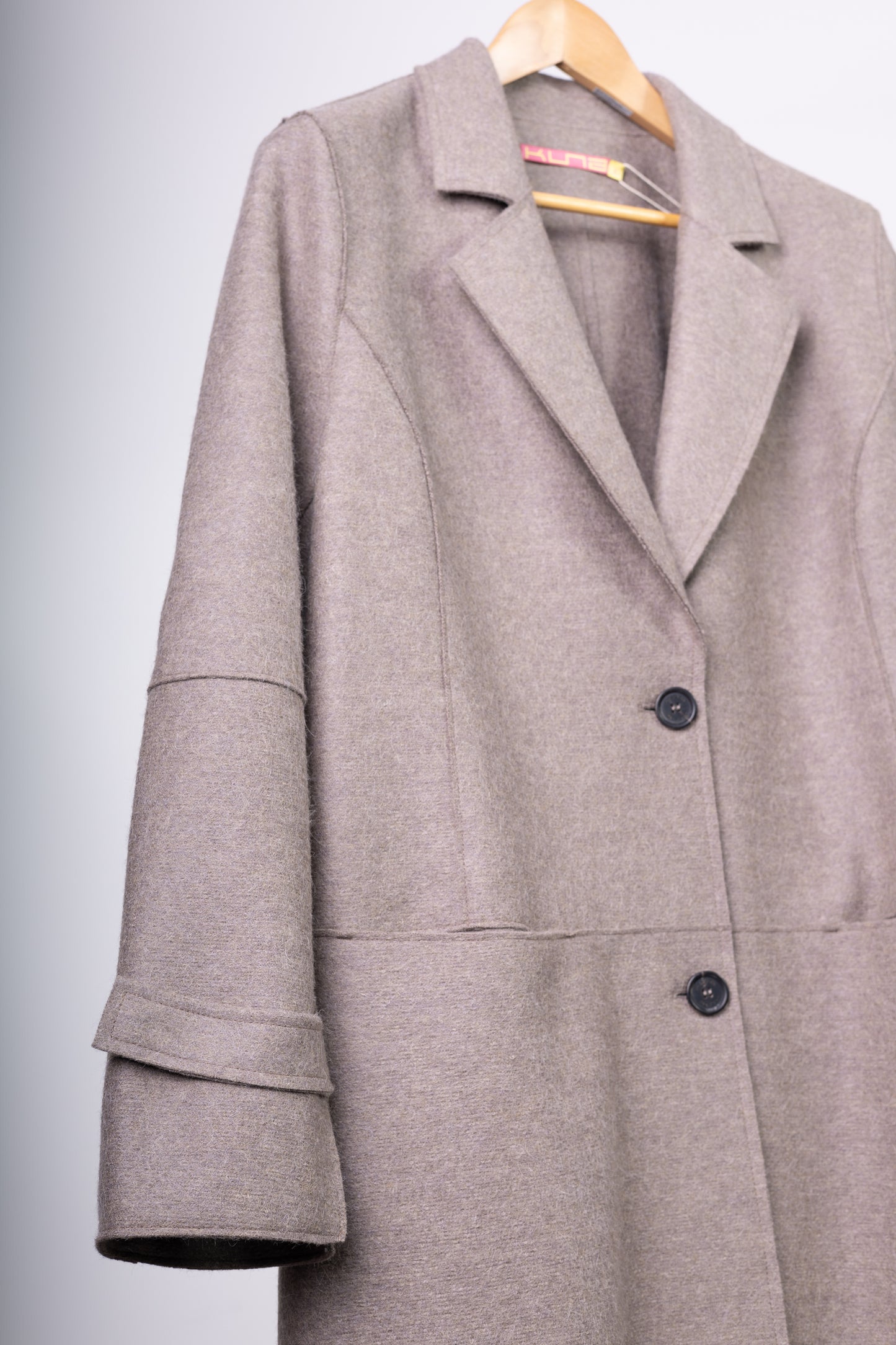 Sustainable Alpaca Wool Coat for Women – Elegant Beige Long Jacket