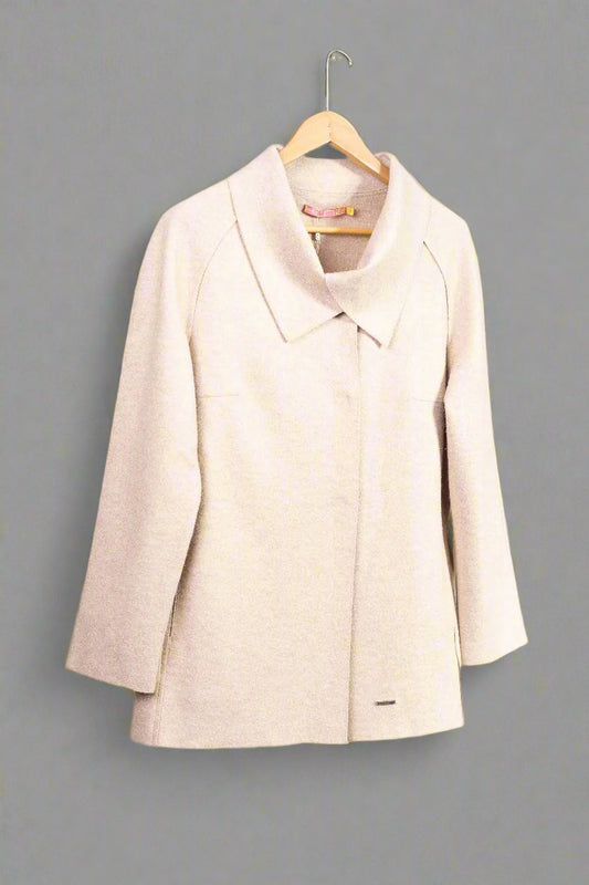 Beige Alpaca Wool Coat with Elegant Wide Collar – Sustainable Luxury Outerwear